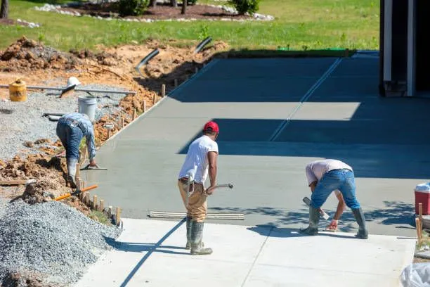 Richmond Concrete Specialists: Transforming Outdoor Spaces with Premium Concrete Patios and Driveways in Richmond, VA